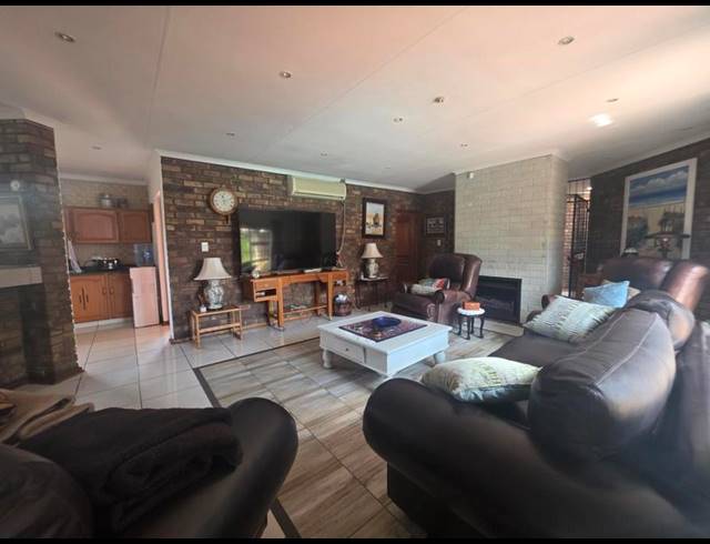 4 BEDROOM HOUSE FOR SALE IN SUNWARD PARK
